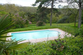 Manoir historique avec piscine près de Gibel